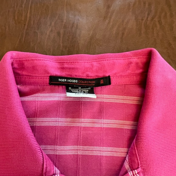 Tiger Woods golf shirt - Picture 2 of 4
